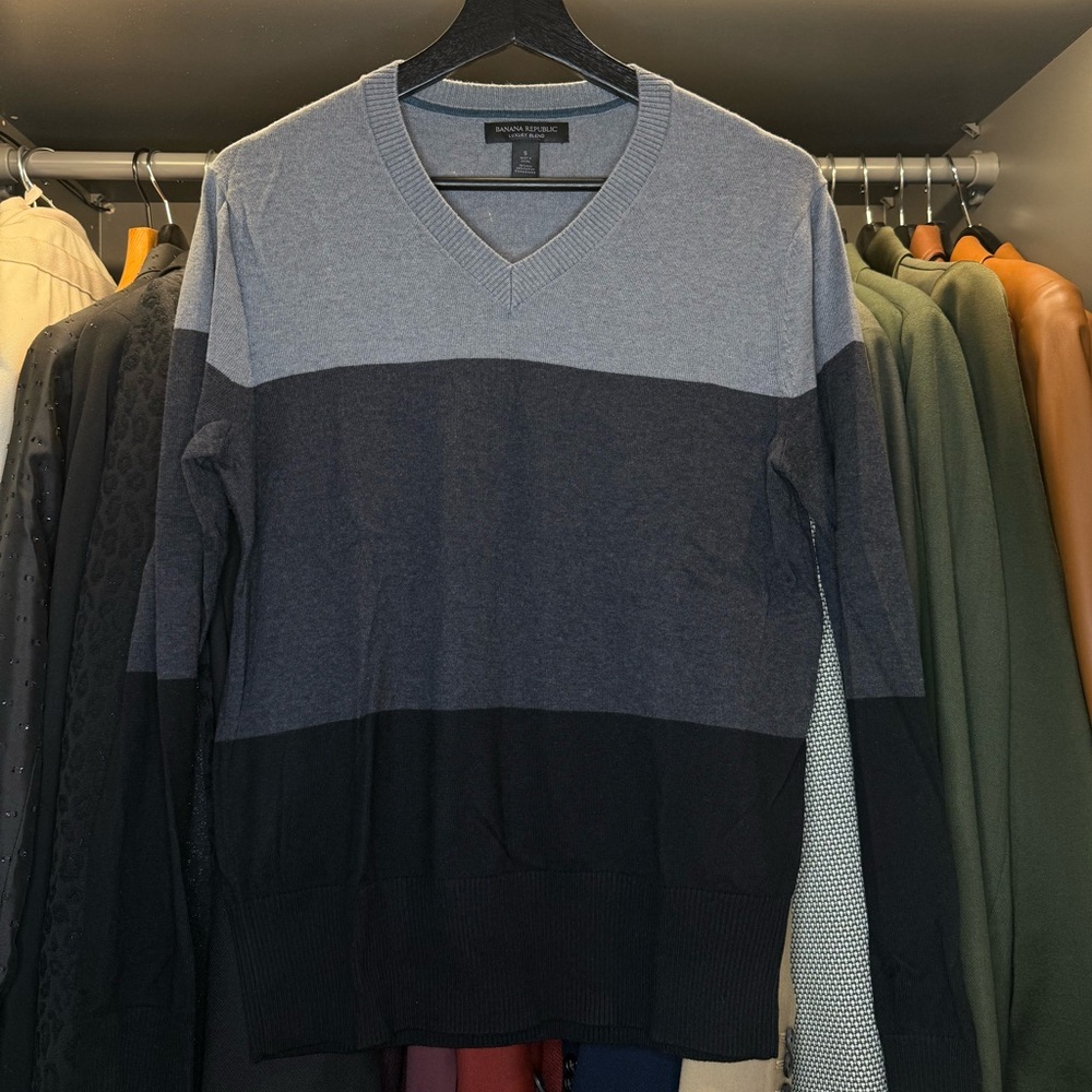 Men’s Banana Republic LUXURY BLEND V-Neck Sweater